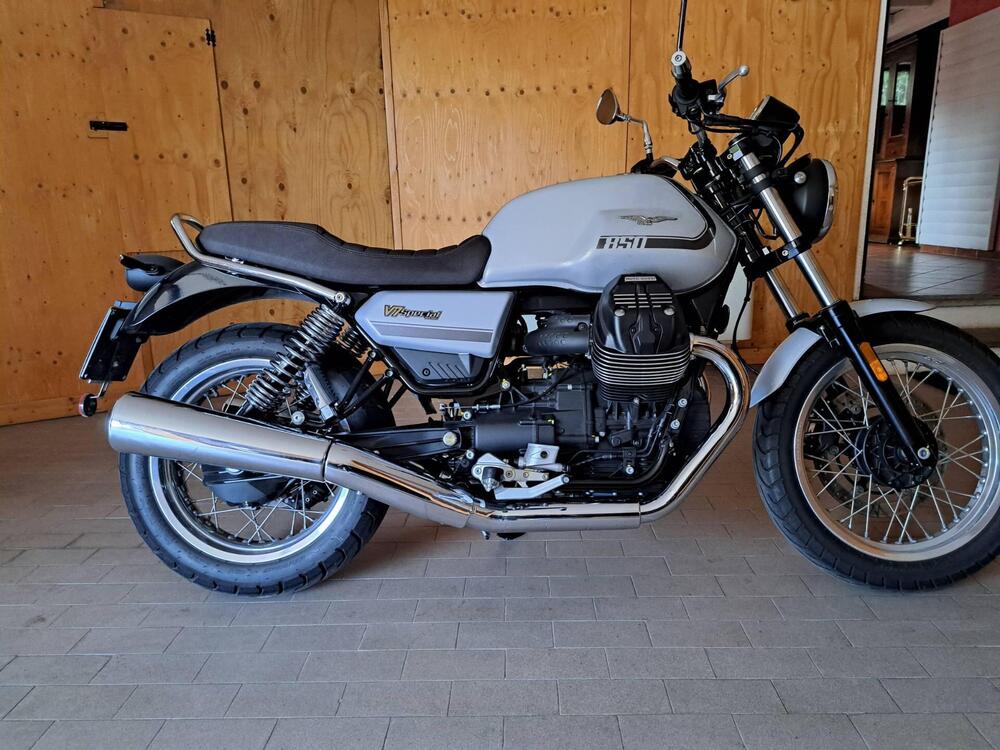 Moto Guzzi V7 Special (2021 - 24) (3)