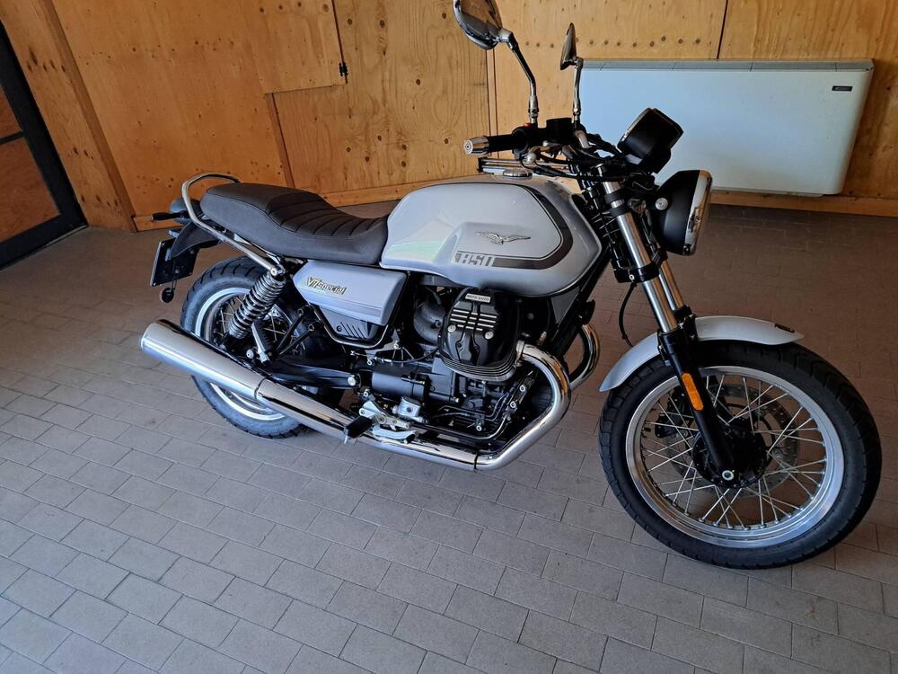 Moto Guzzi V7 Special (2021 - 24) (5)