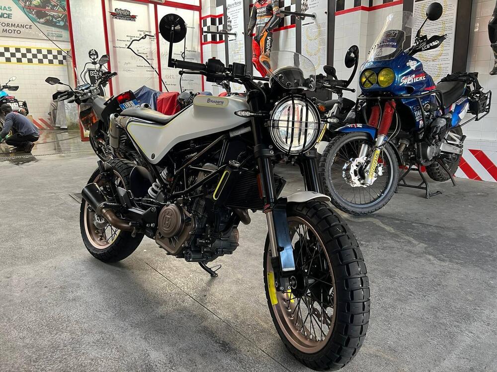 Husqvarna Svartpilen 401 (2018 - 19) (2)