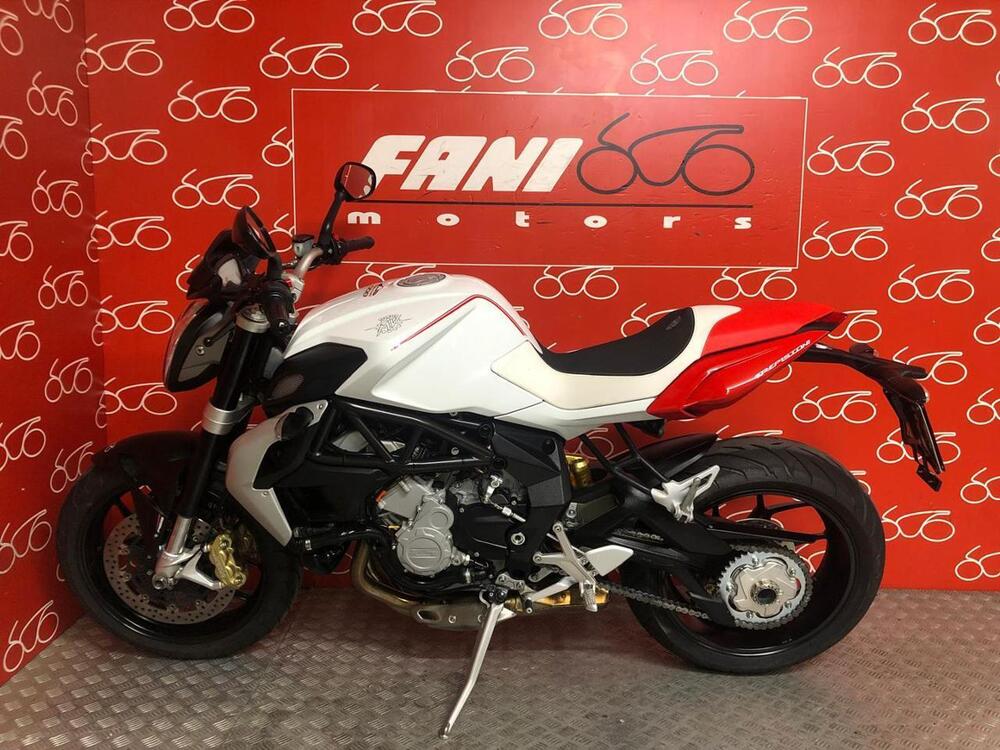 MV Agusta Brutale 800 (2012 - 15) (2)