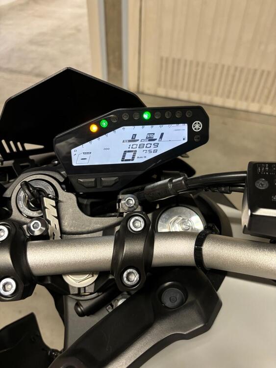 Yamaha MT-09 (2017 - 20) (4)