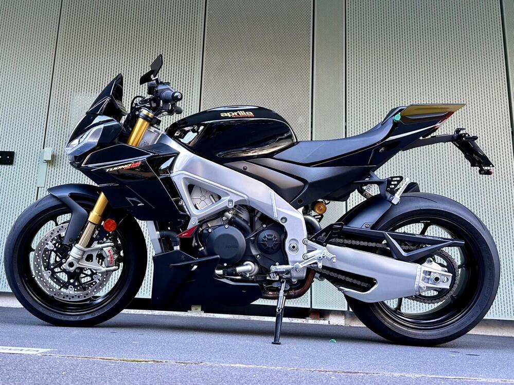 Aprilia Tuono 1100 V4 Factory (2021 - 24) (2)