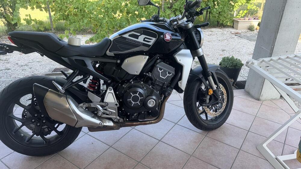 Honda CB 1000 R + Neo Sport Cafè (2019 - 20) (2)