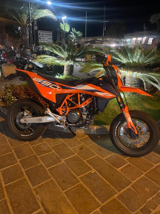 KTM 690 SMC R (2023 - 24)