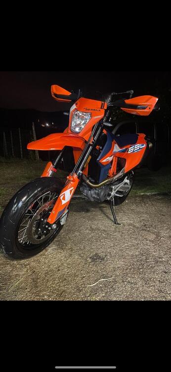 KTM 690 SMC R (2023 - 24) (3)