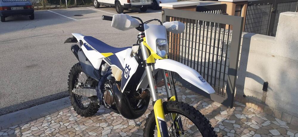 Husqvarna TE 250i (2021) (2)