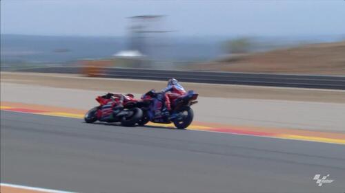 MotoGP 2024. GP di Aragon. Il video e le foto dell'incidente tra Alex Marquez e Pecco Bagnaia [VIDEO e GALLERY] (3)