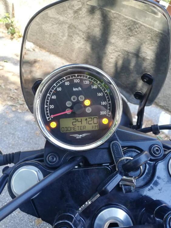 Moto Guzzi V7 III Stone (2017 - 20) (3)