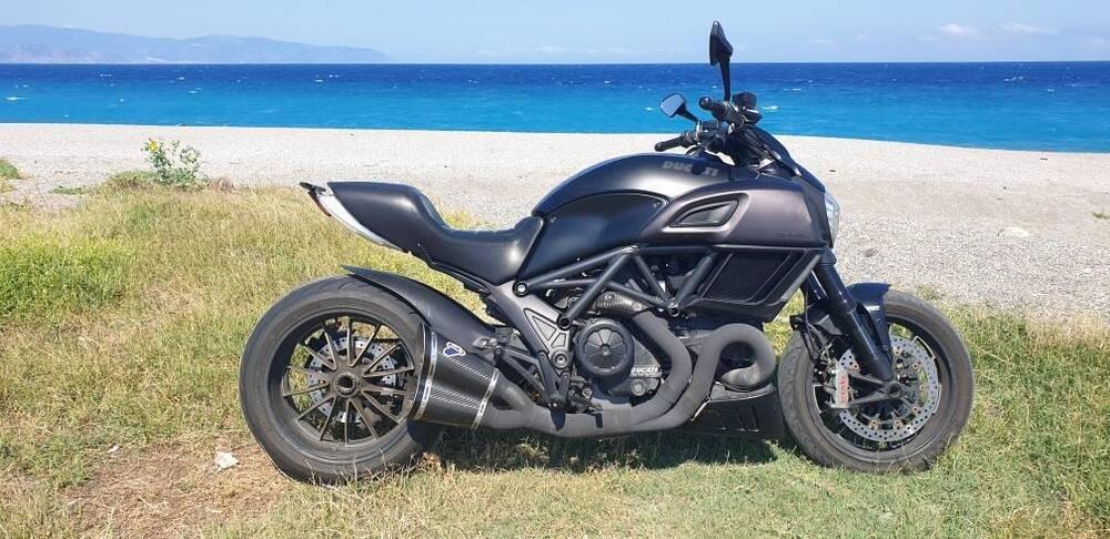 Ducati Diavel 1200 Carbon (2014 - 16)