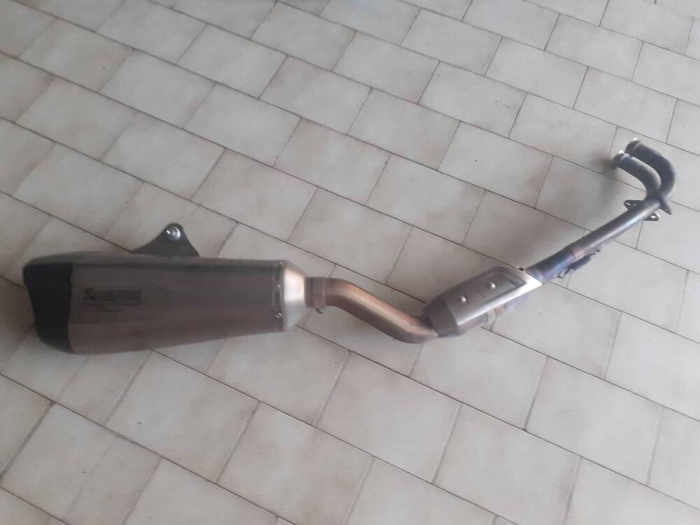 Scarico completo akrapovic t max 530