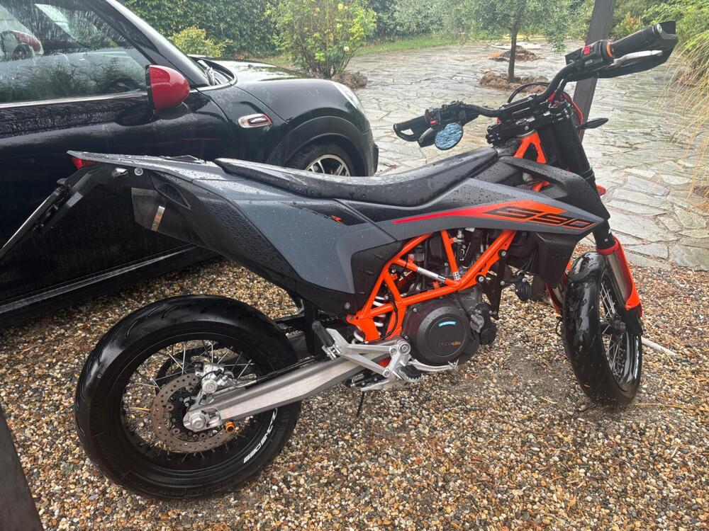 KTM 690 SMC R (2021-22) (3)