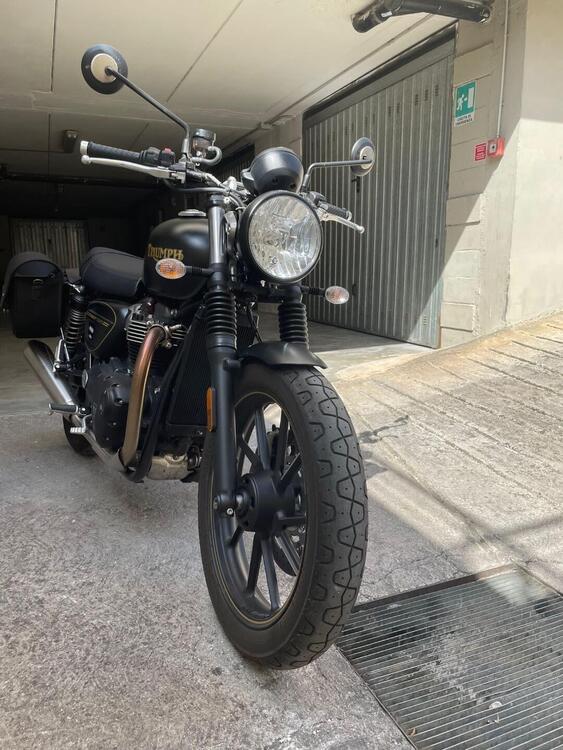 Triumph Street Twin 900 (2021 - 22) (3)