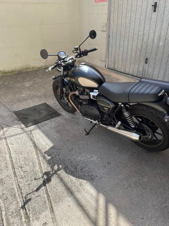 Triumph Street Twin 900 (2021 - 22) (4)