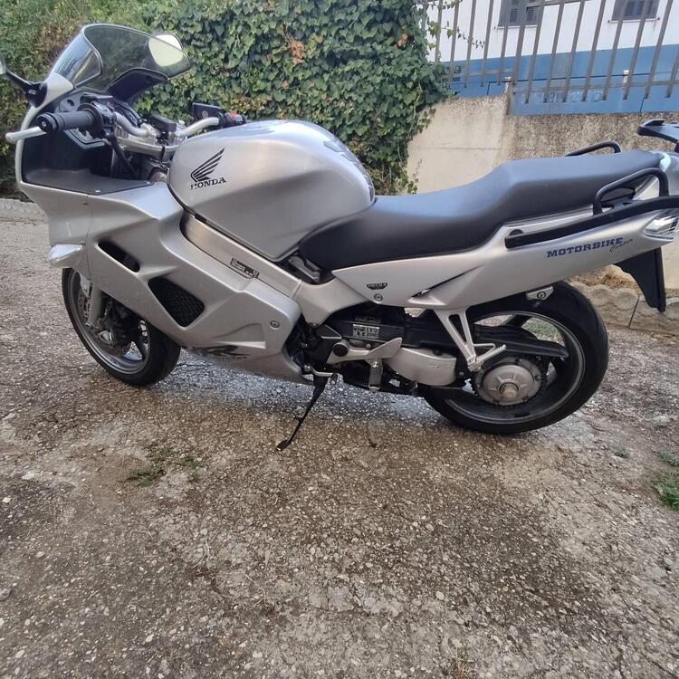 Honda VFR 800 (1998 - 01)