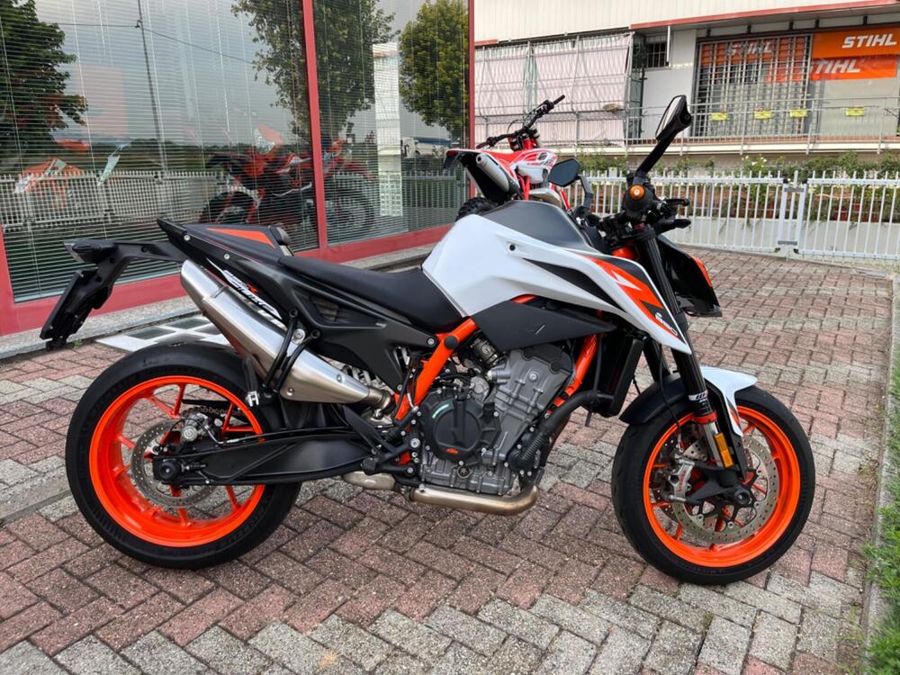 KTM 890 Duke R (2021)