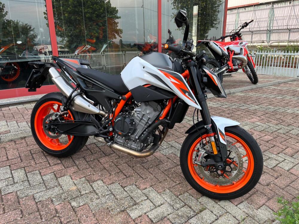 KTM 890 Duke R (2021) (2)