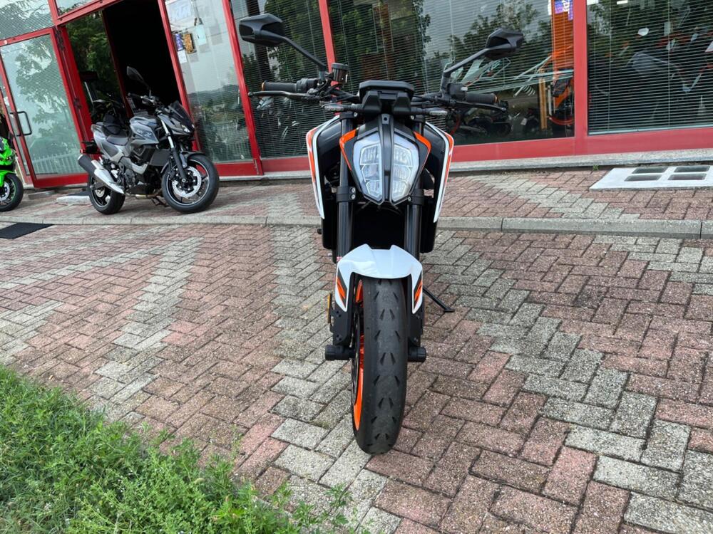 KTM 890 Duke R (2021) (5)