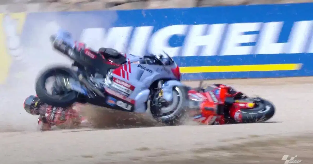MotoGP 2024, GP di Aragon. Colpa di Pecco Bagnaia o di Alex Marquez? Ecco cosa ne pensate, le reazioni social all'incidente [VIDEO]