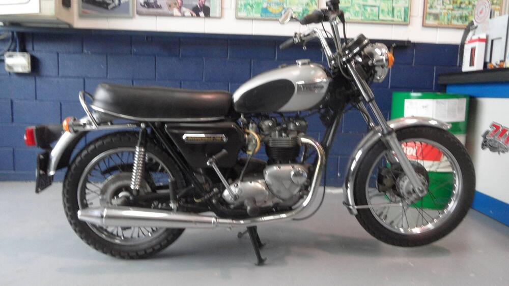 Triumph BONNEVILLE T 140