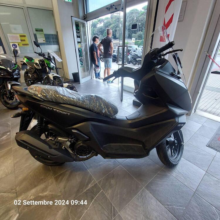 Kymco Skytown 125i (2024) (3)