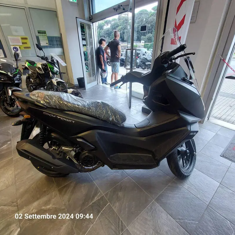 Kymco Skytown 125i (2024 - 26) (3)