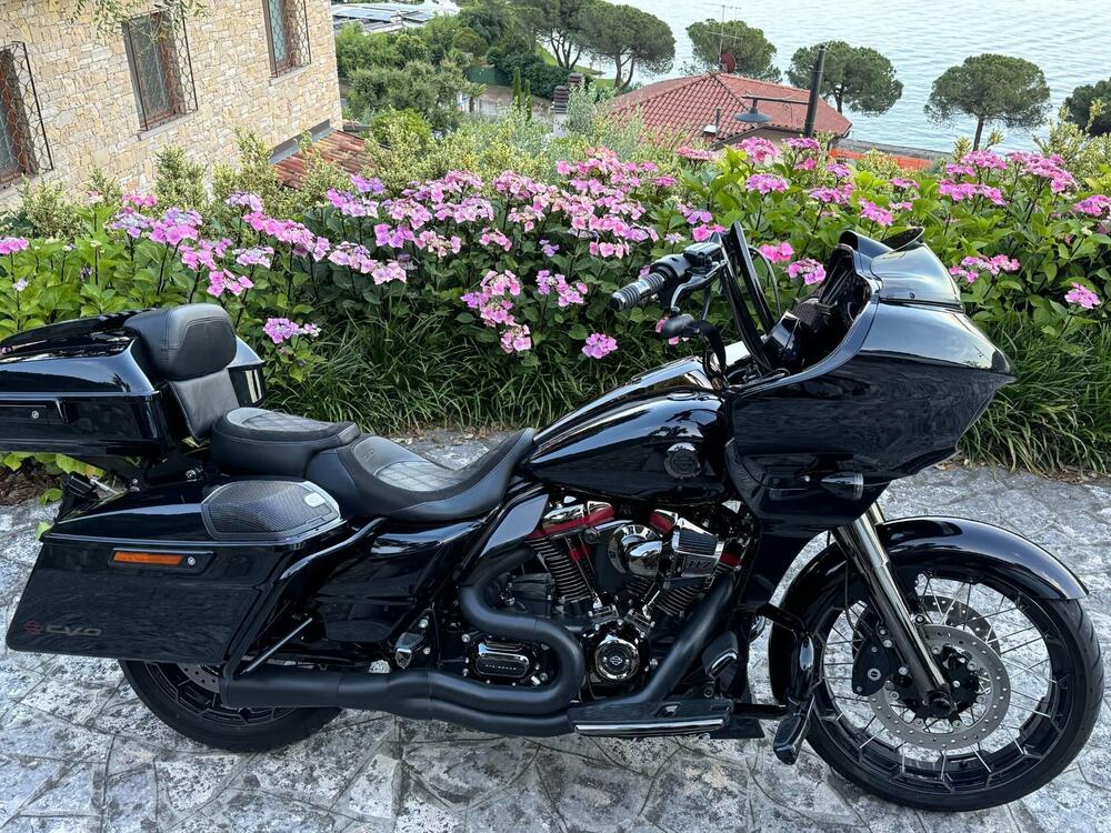 Harley-Davidson CVO Road Glide (2023)