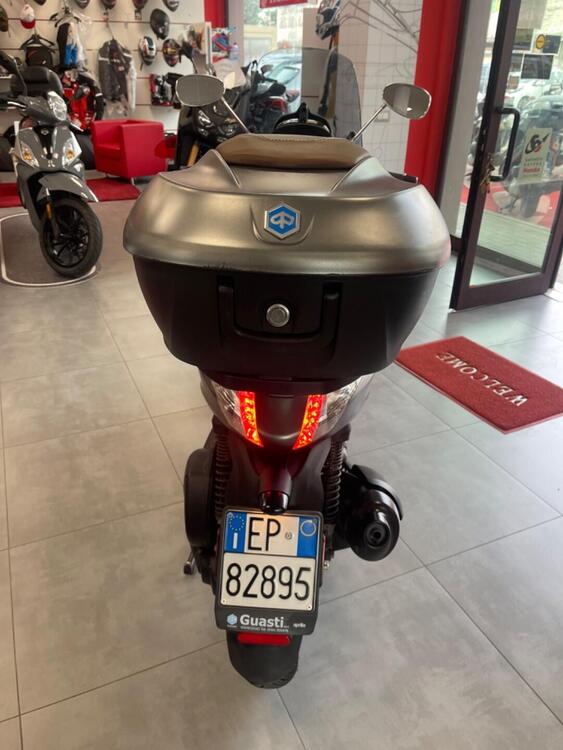 Piaggio Beverly 300 i.e. ABS-ASR (2016 - 20) (5)