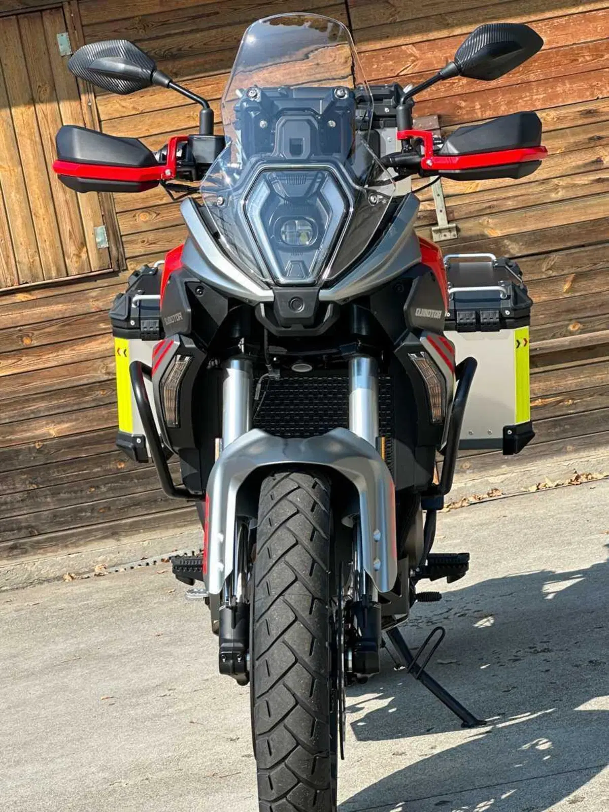 QJ Motor SRT 550SX, in arrivo la nuova adventure secondo QJ (2)