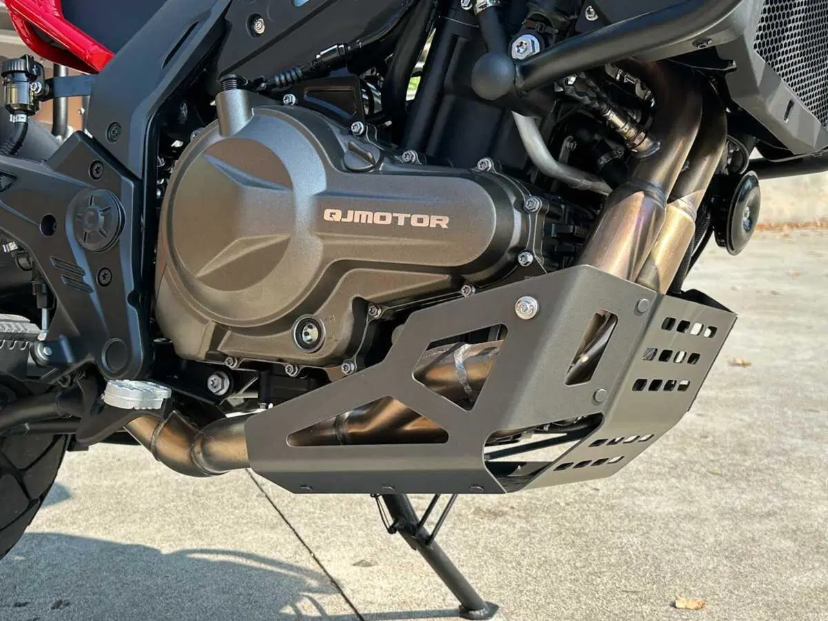 QJ Motor SRT 550SX, in arrivo la nuova adventure secondo QJ (4)