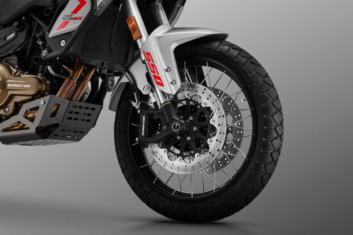 QJ Motor SRT 550SX, in arrivo la nuova adventure secondo QJ (17)