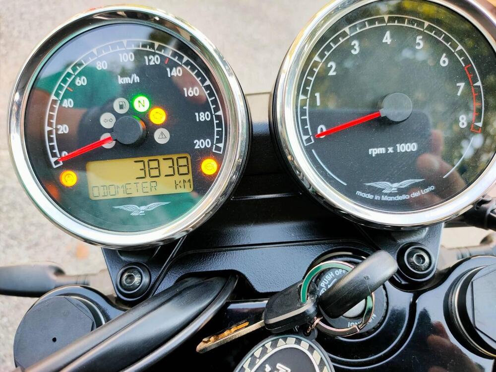 Moto Guzzi V7 Special Edition (2022 - 24) (4)