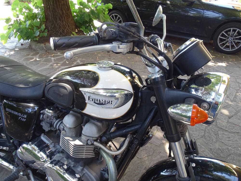 Triumph Bonneville T100 (2001 - 07) (2)