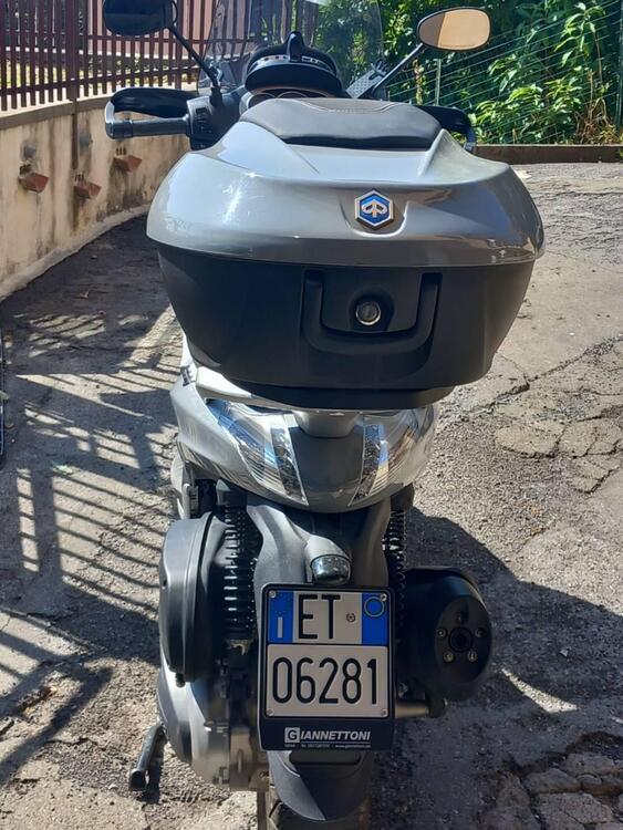 Piaggio Beverly 350 Tourer (2020) (4)