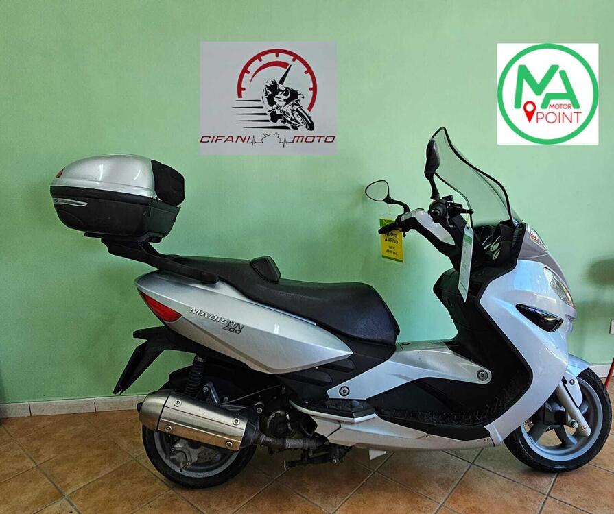 Malaguti Madison 200 S 4T (3)