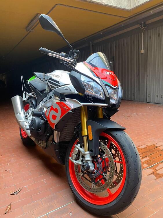 Aprilia Tuono 1100 V4 Factory (2017 - 18) (4)