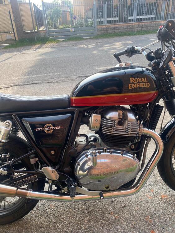 Royal Enfield Interceptor 650 Custom (2020) (3)