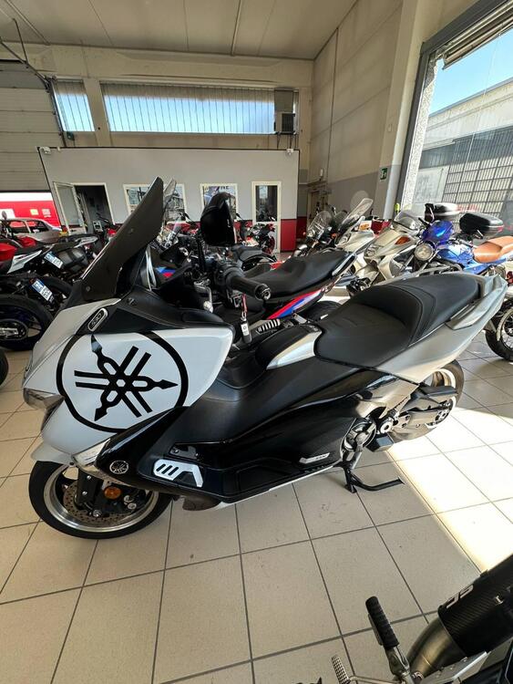 Yamaha T-Max 530 DX (2017 - 19) (2)