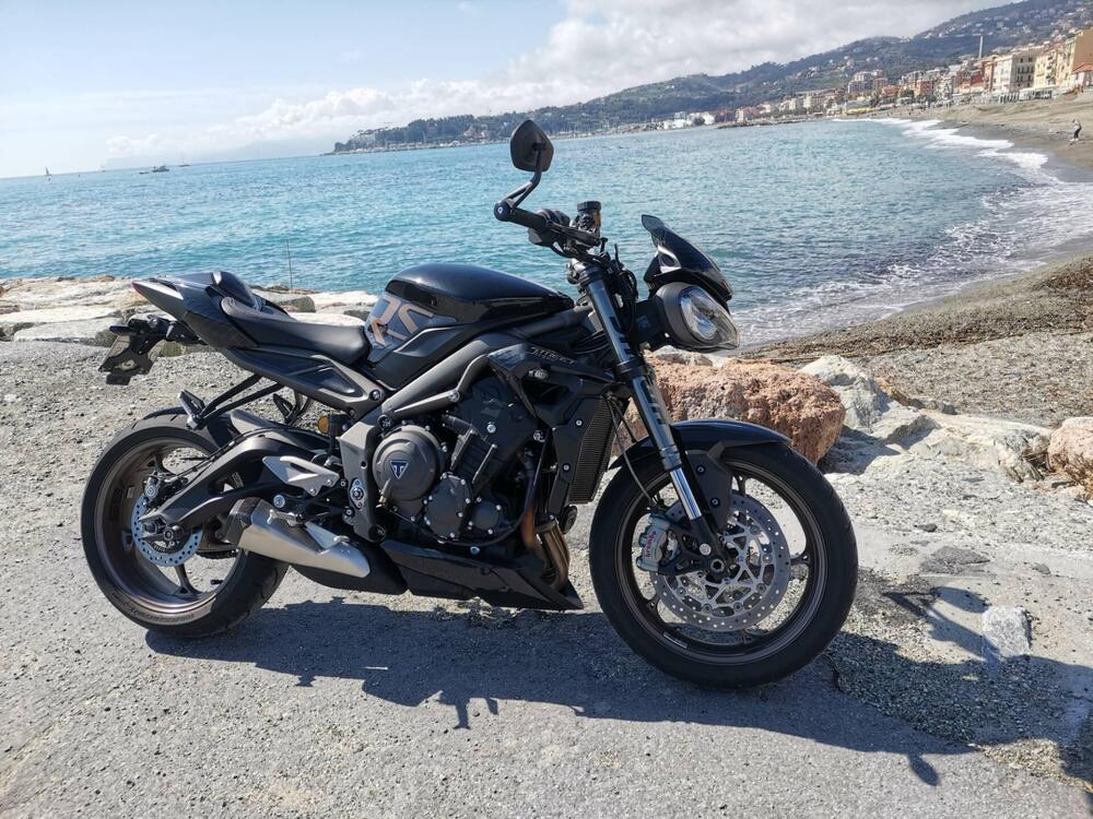 Triumph Street Triple RS (2020 - 22) (4)