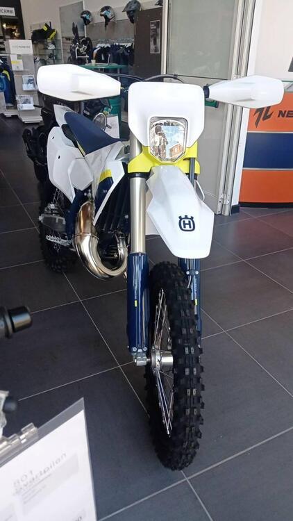 Husqvarna TE 125 (2025) (2)