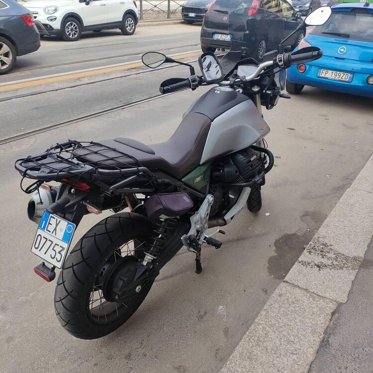 Moto Guzzi V85 TT Centenario (2021 - 22)