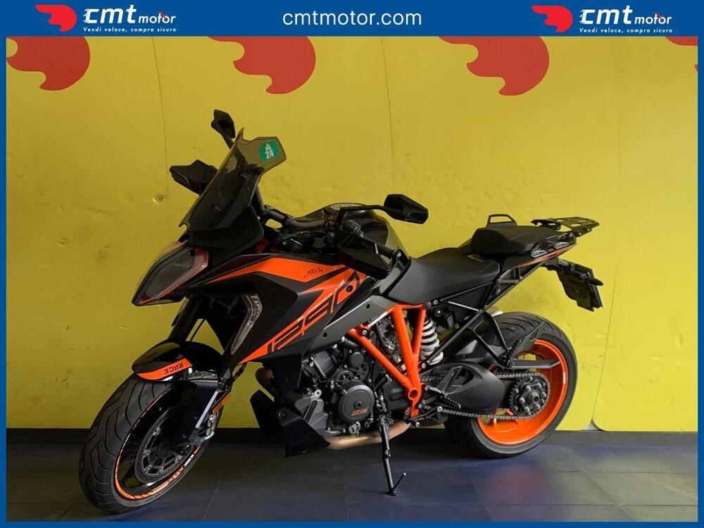 KTM 1290 Super Duke GT (2021) (2)