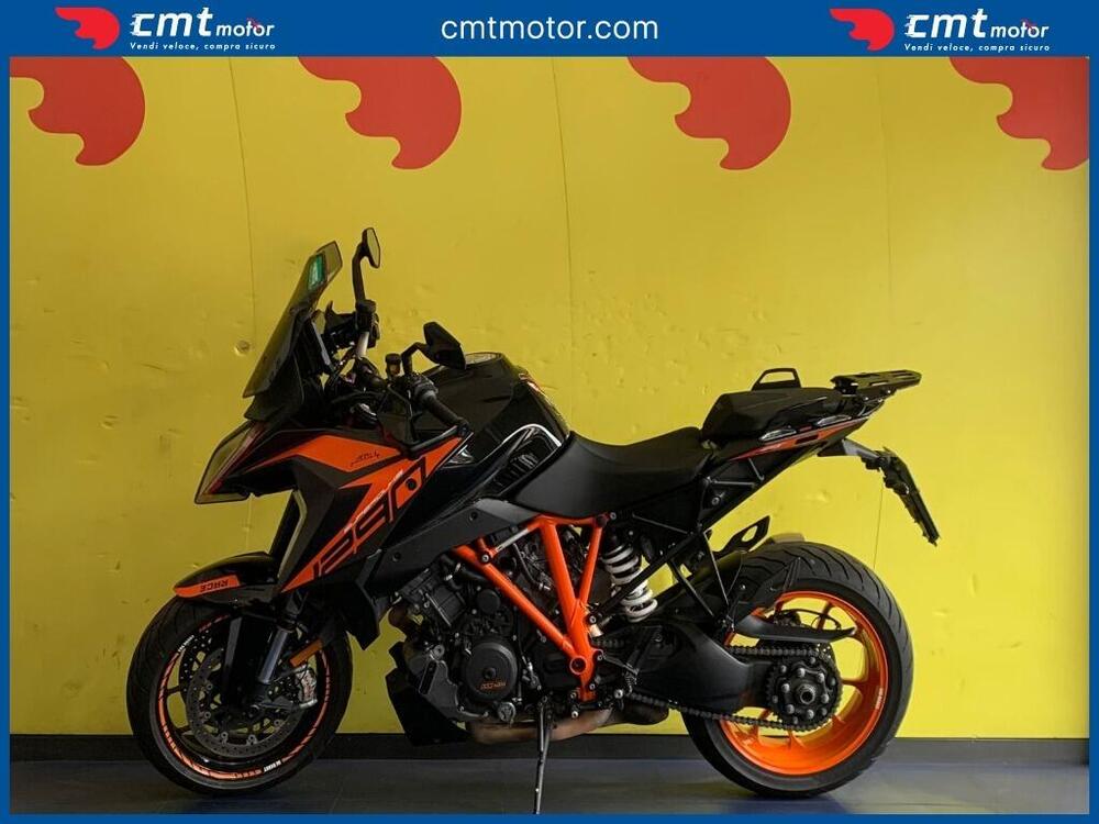 KTM 1290 Super Duke GT (2021) (4)