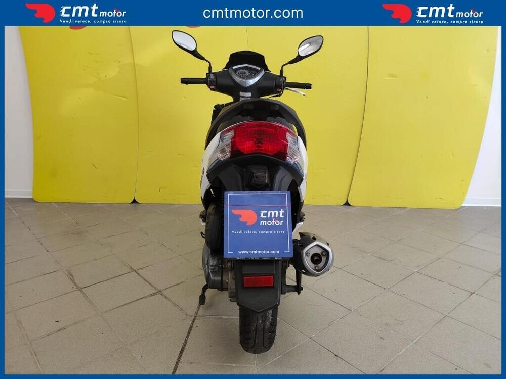 Kymco Agility 200i R16 (2008 - 16) (4)