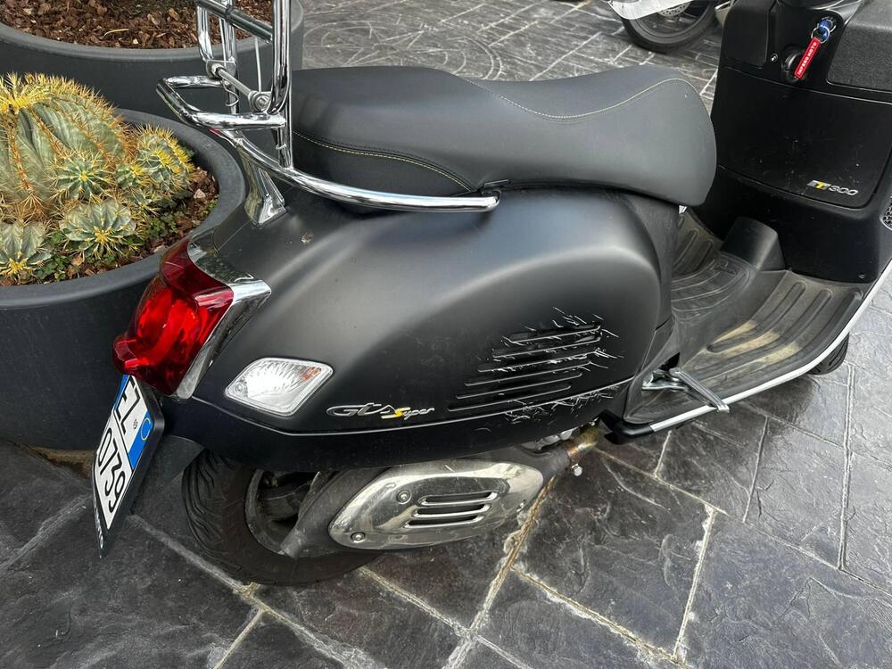 Vespa GTS 300 Super Hpe (2021 - 22) (4)