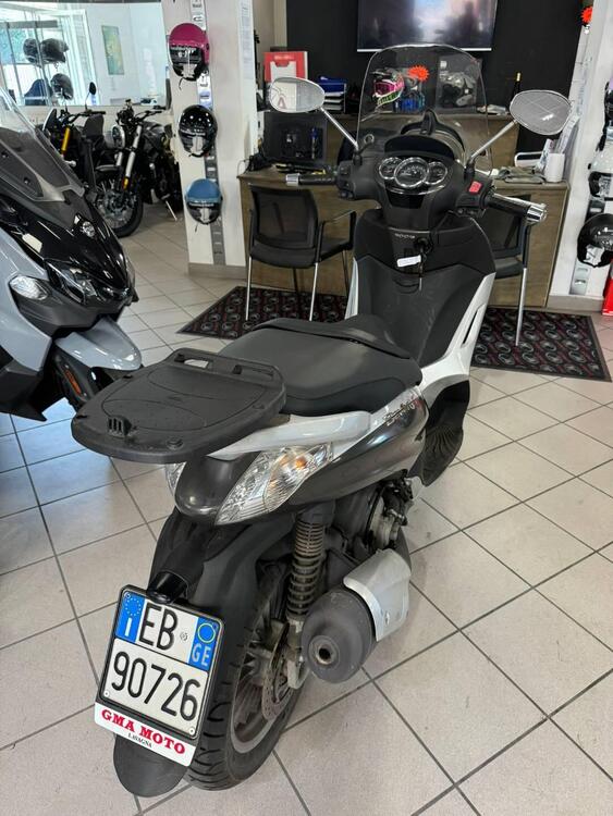 Piaggio Beverly 300 i.e. (2010 - 16) (2)