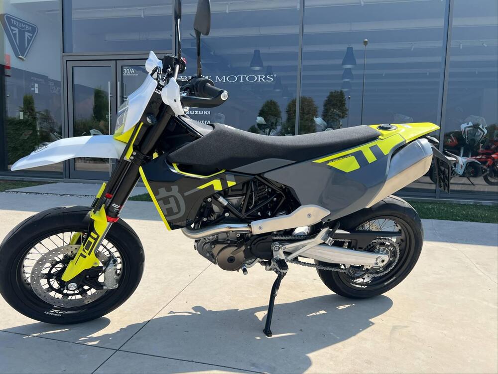 Husqvarna 701 Supermoto (2023 - 24) (2)