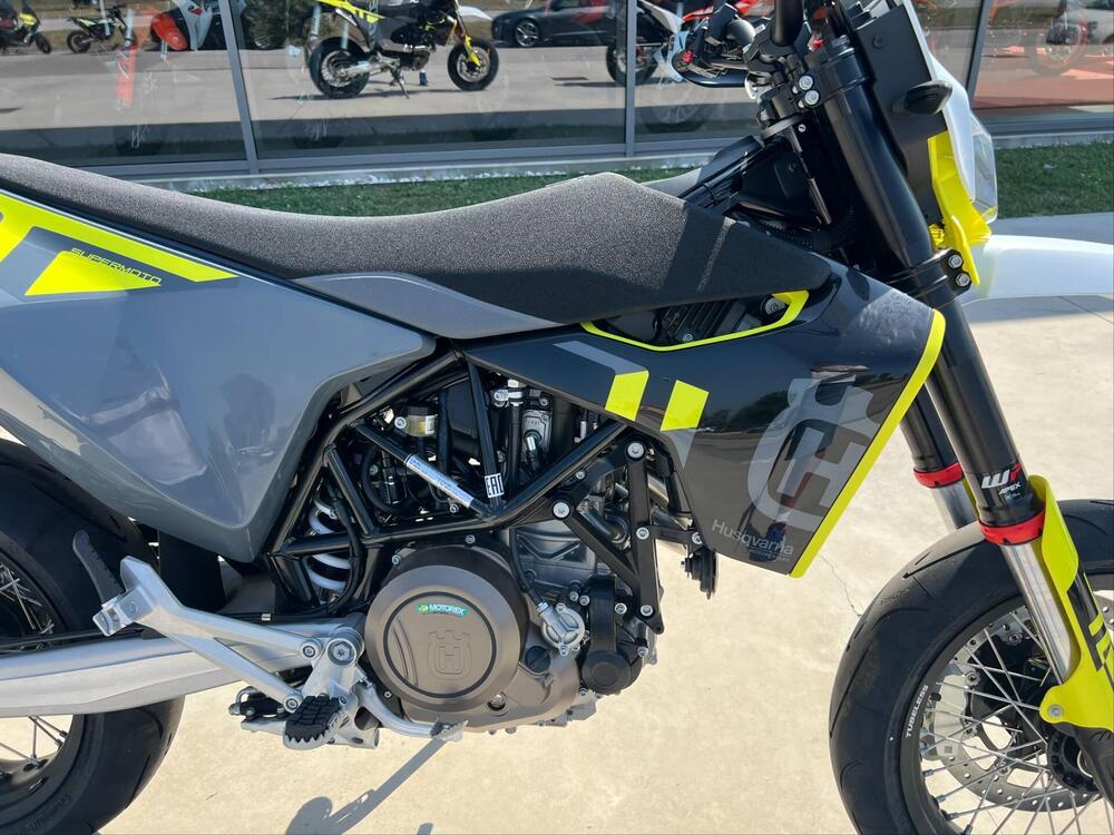 Husqvarna 701 Supermoto (2023 - 24) (5)