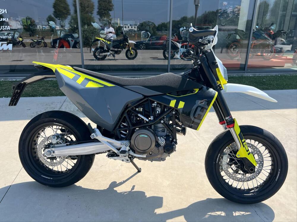 Husqvarna 701 Supermoto (2023 - 24)