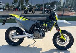 Husqvarna 701 Supermoto (2023 - 24) usata