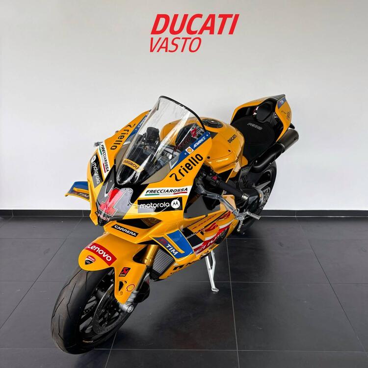 Ducati Panigale V4 Bagnaia 2022 World Champion Replica (2023) (3)